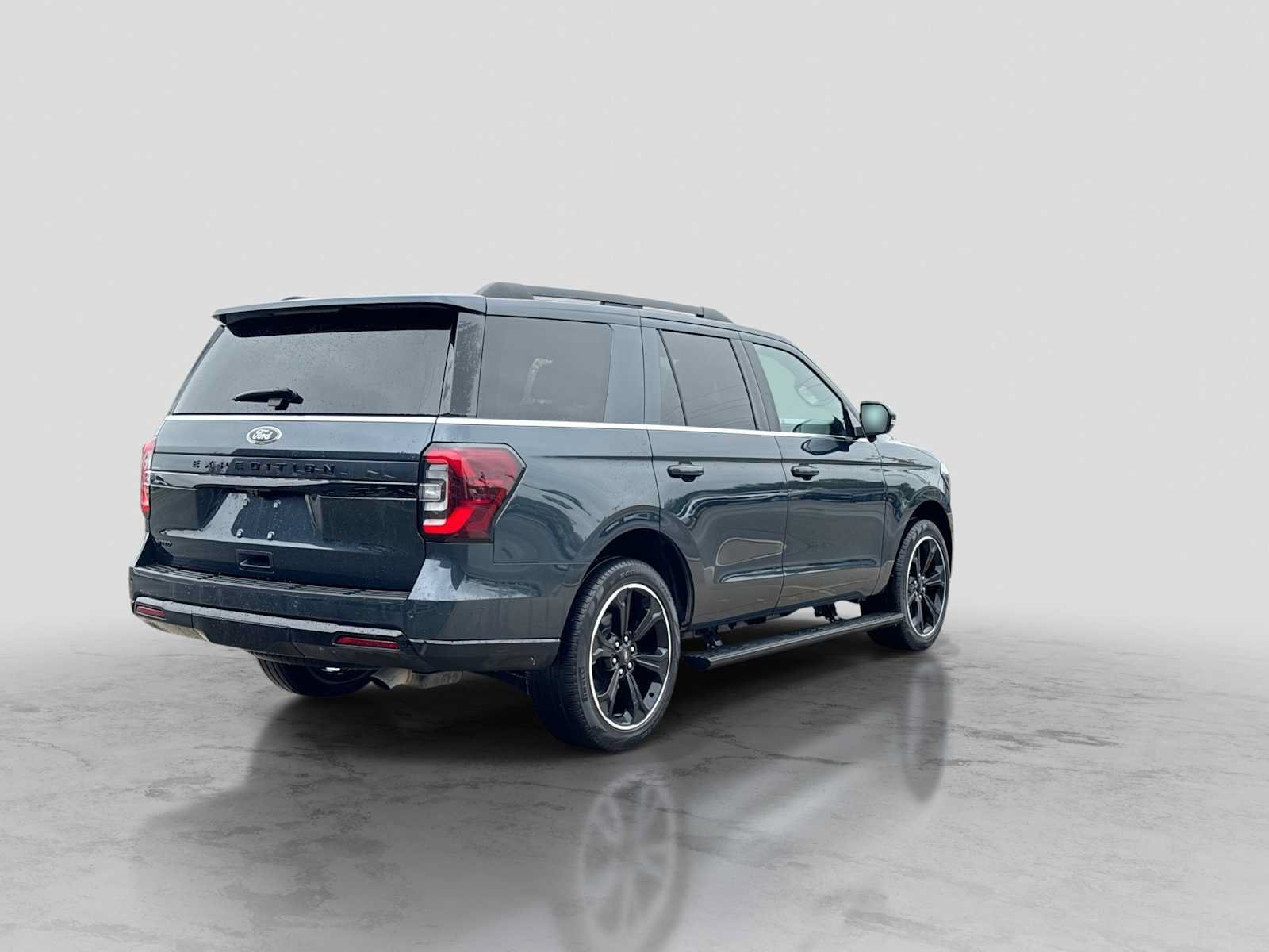 Certified 2024 Ford Expedition Limited AWD/4WD image 6