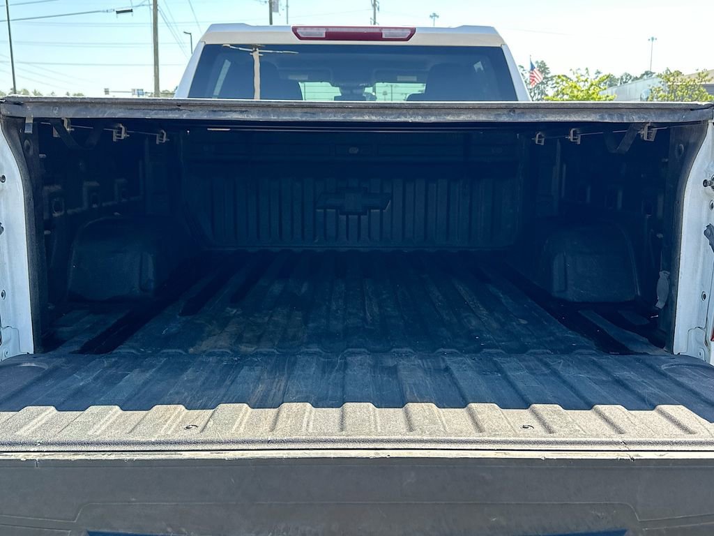 Used 2022 Chevrolet Silverado 1500 LT AWD/4WD image 16