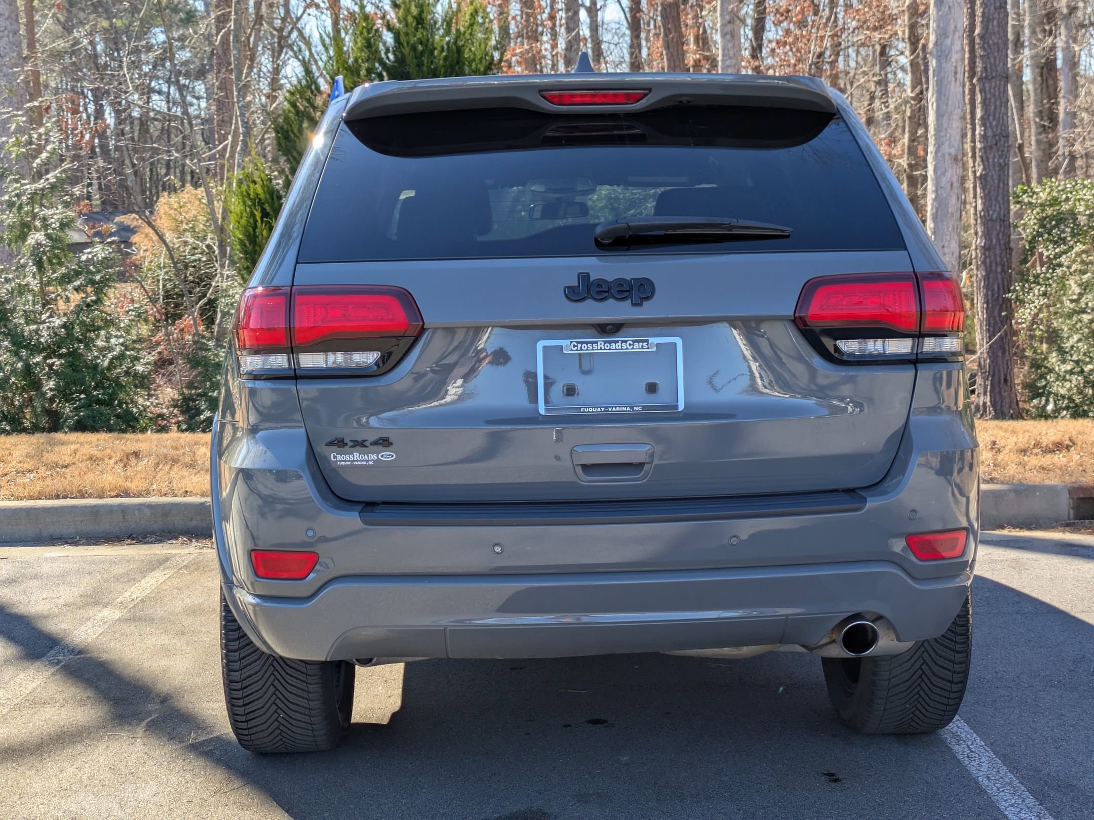 Used 2021 Jeep Grand Cherokee Laredo X image 3