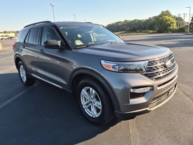 Certified 2023 Ford Explorer XLT w/ Equipment Group 202A AWD/4WD image 1
