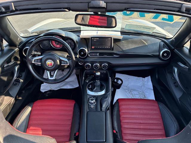 Used 2020 FIAT 124 Spider Abarth w/ Convenience Group RWD image 10