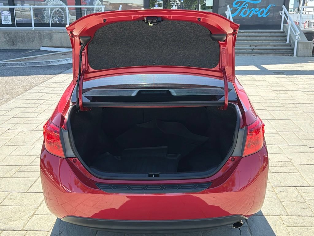 Used 2019 Toyota Corolla SE w/ Carpet Mat Package (TMS) FWD image 16