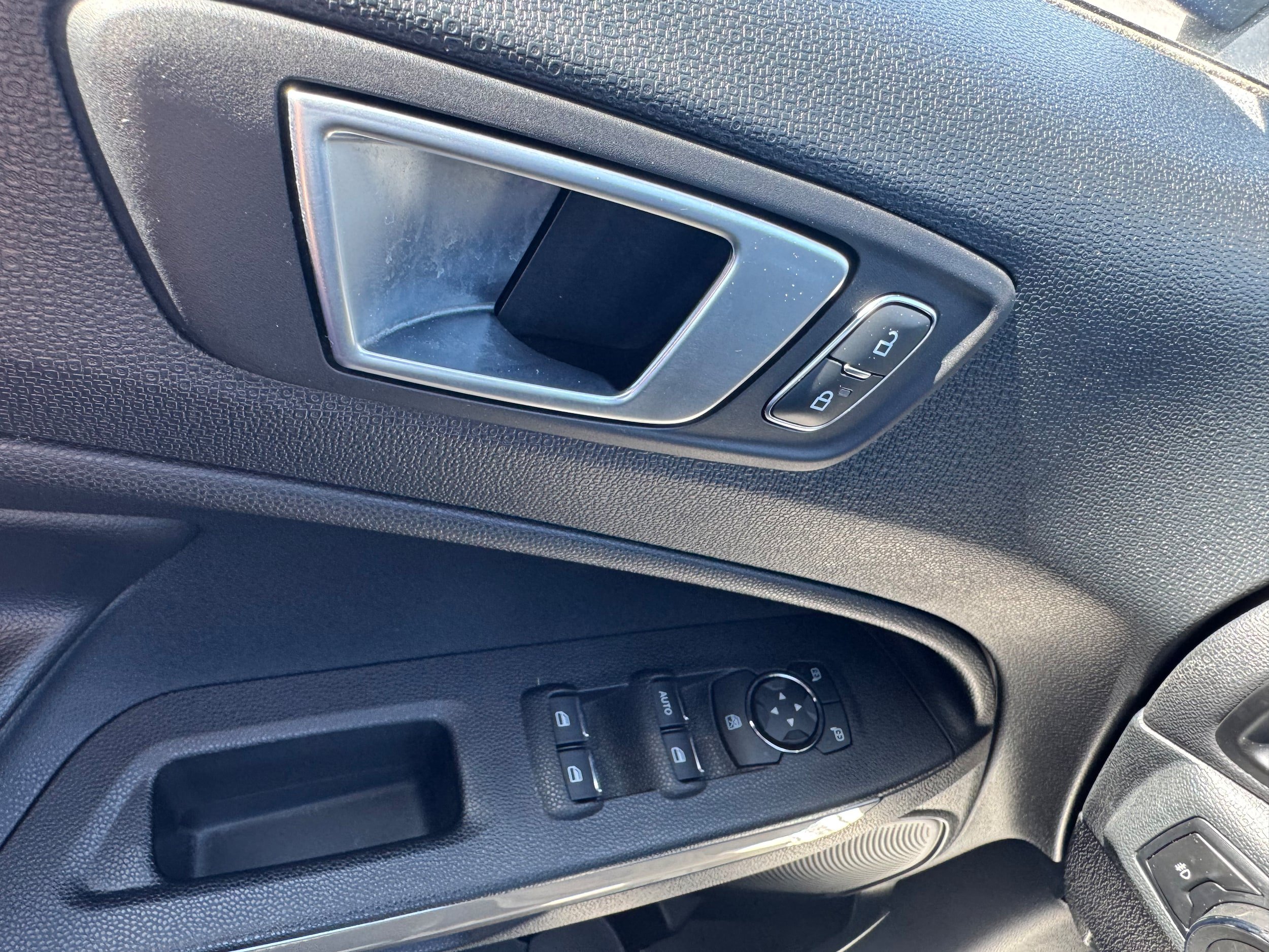 Certified 2022 Ford EcoSport Titanium AWD/4WD image 18