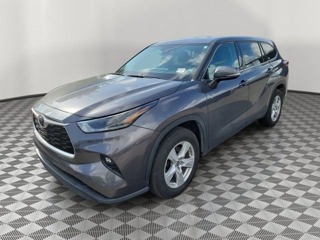 Used 2021 Toyota Highlander LE FWD image 2