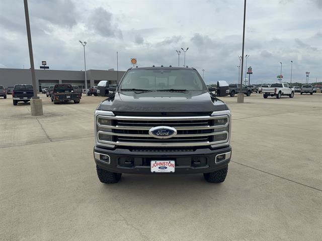 Certified 2025 Ford F250 Platinum w/ Platinum Plus Package AWD/4WD image 2