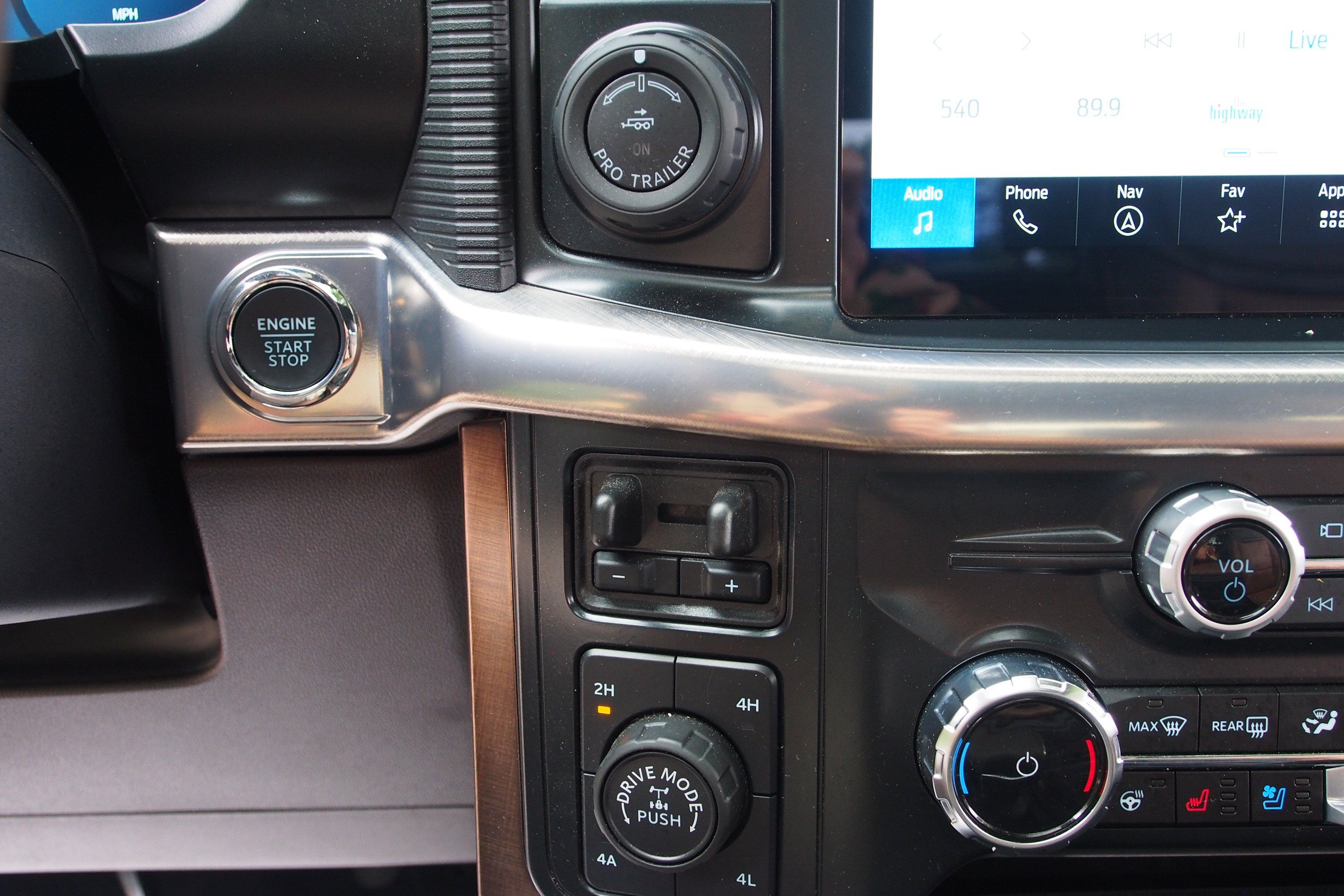 Certified 2025 Ford F150 King Ranch AWD/4WD image 25