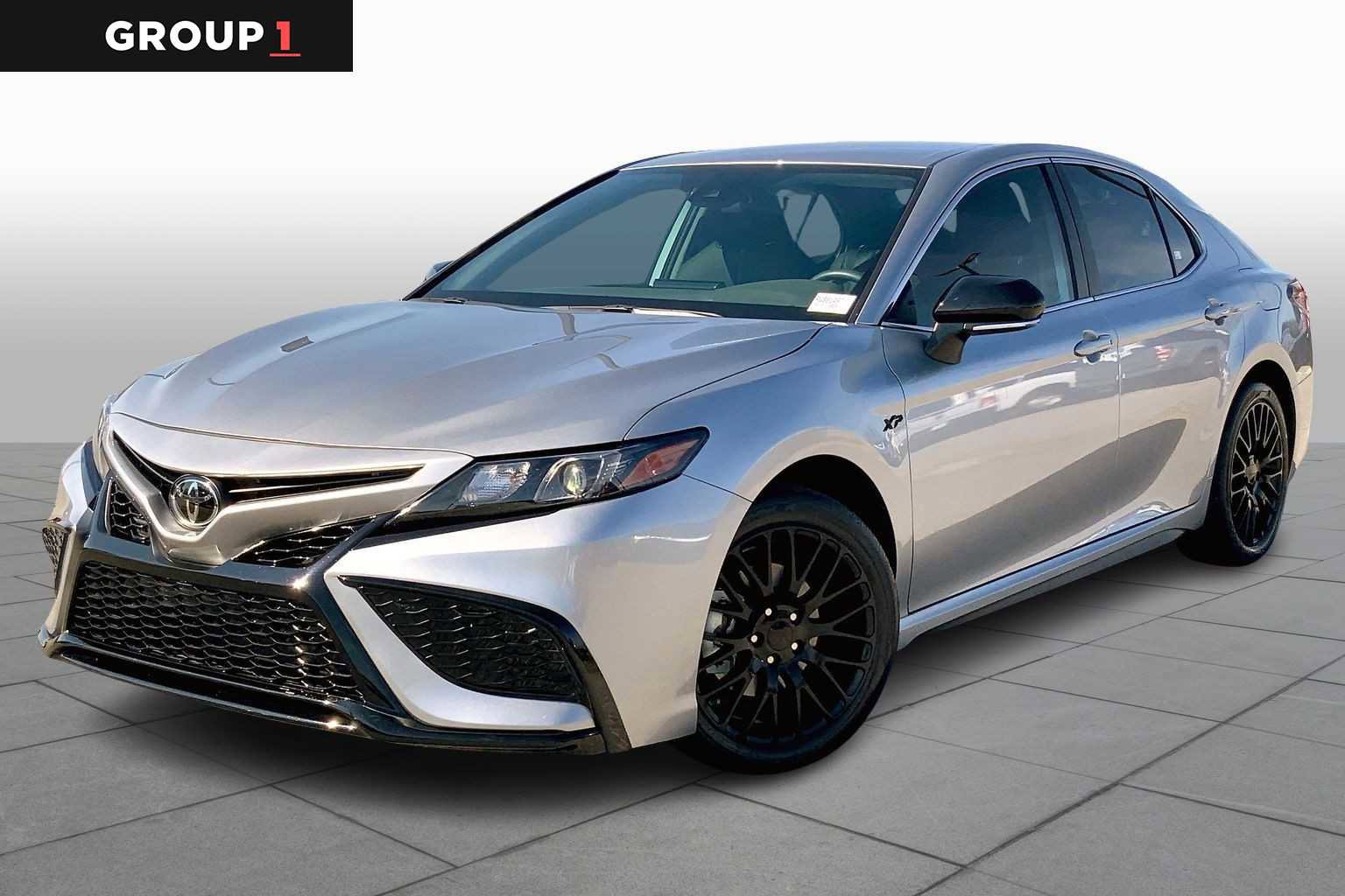 Used 2024 Toyota Camry SE image 1