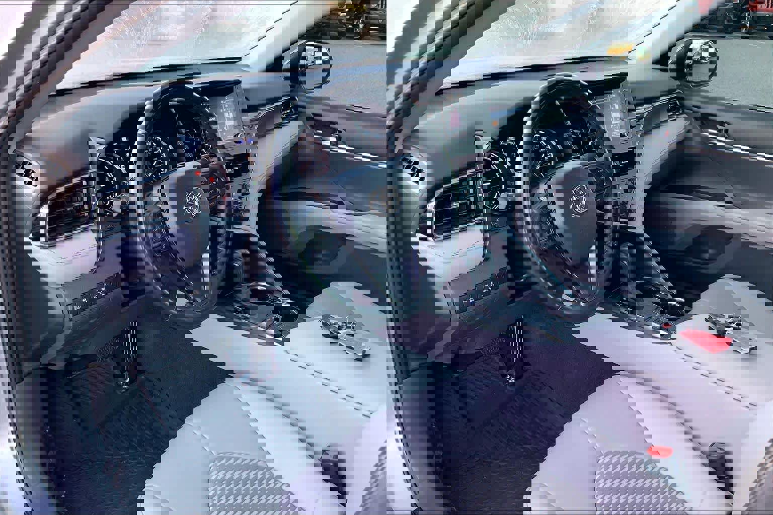 Used 2023 Toyota Camry SE image 17