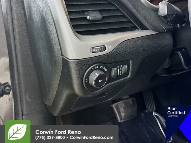 Used 2018 Jeep Cherokee Trailhawk AWD/4WD image 13