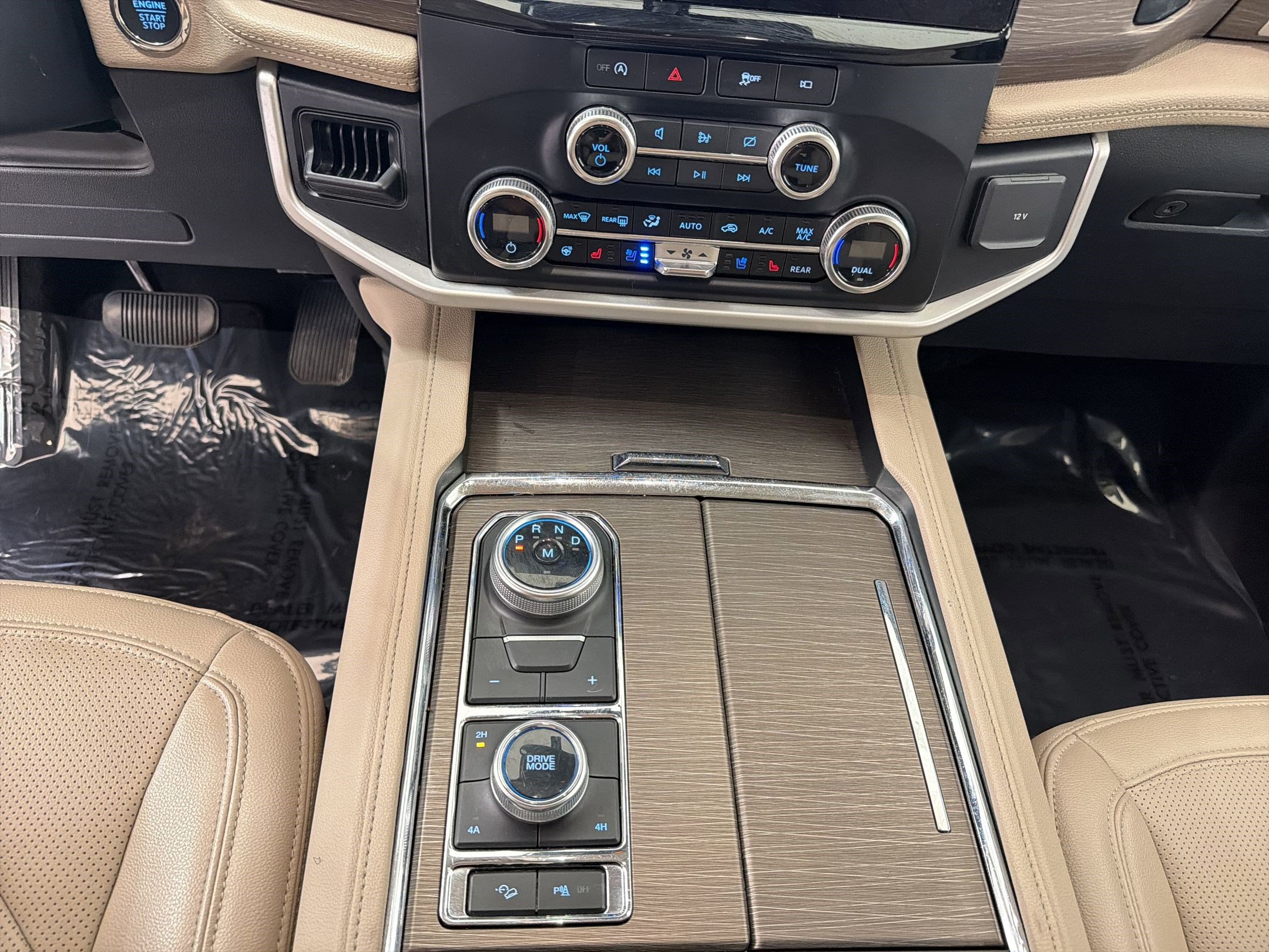 Certified 2024 Ford Expedition Limited image 18