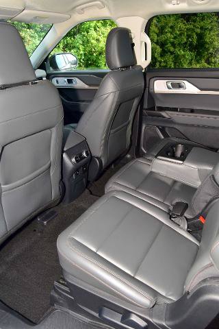 Certified 2025 Ford Explorer Active w/ Active Comfort Package AWD/4WD image 32