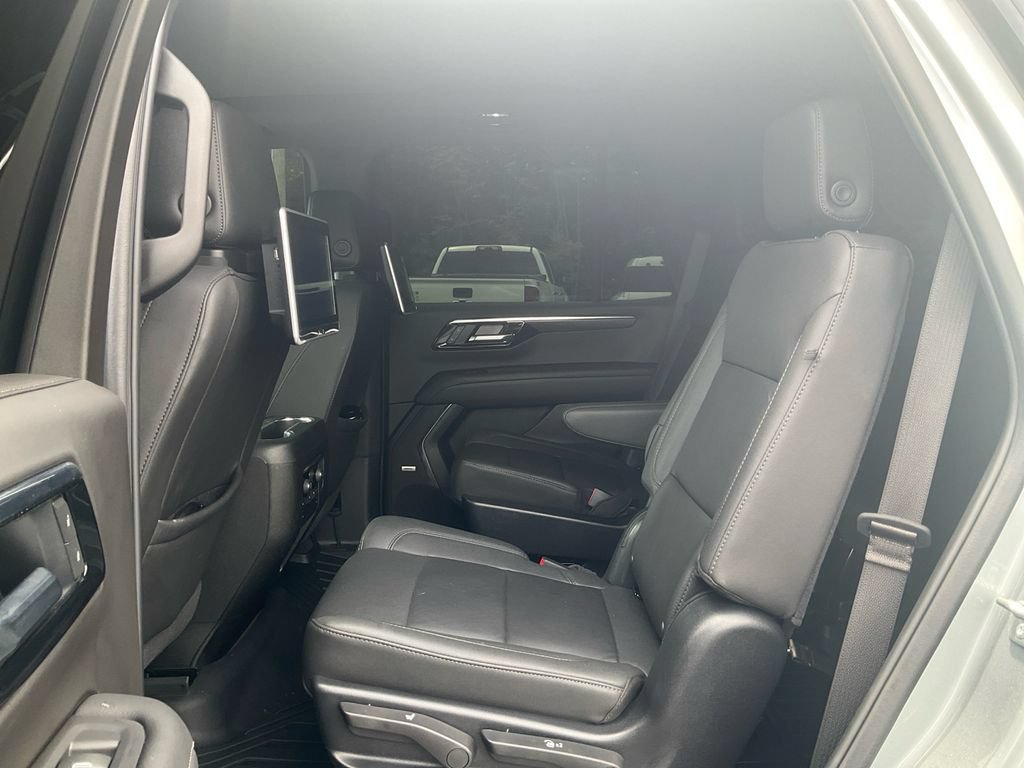 Used 2025 Chevrolet Tahoe Z71 w/ Comfort Package AWD/4WD image 14