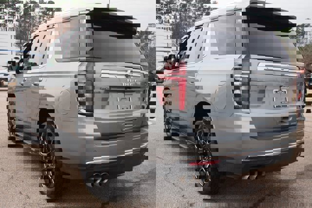 Used 2023 Chevrolet Tahoe Premier image 3