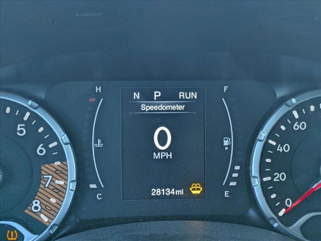 Used 2023 Jeep Renegade Latitude w/ Premium Group AWD/4WD image 9