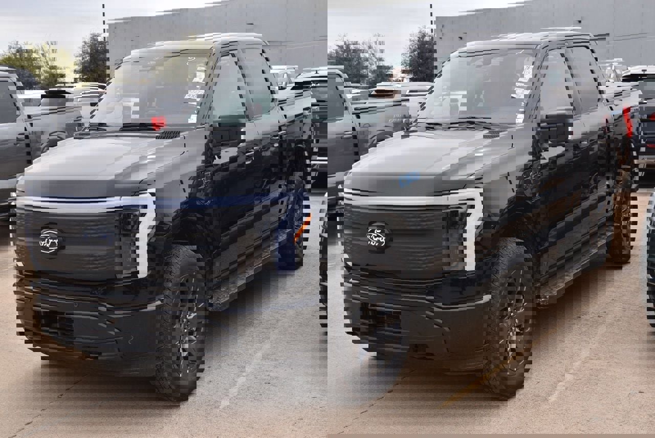 Certified 2025 Ford F150 Lightning Flash image 1