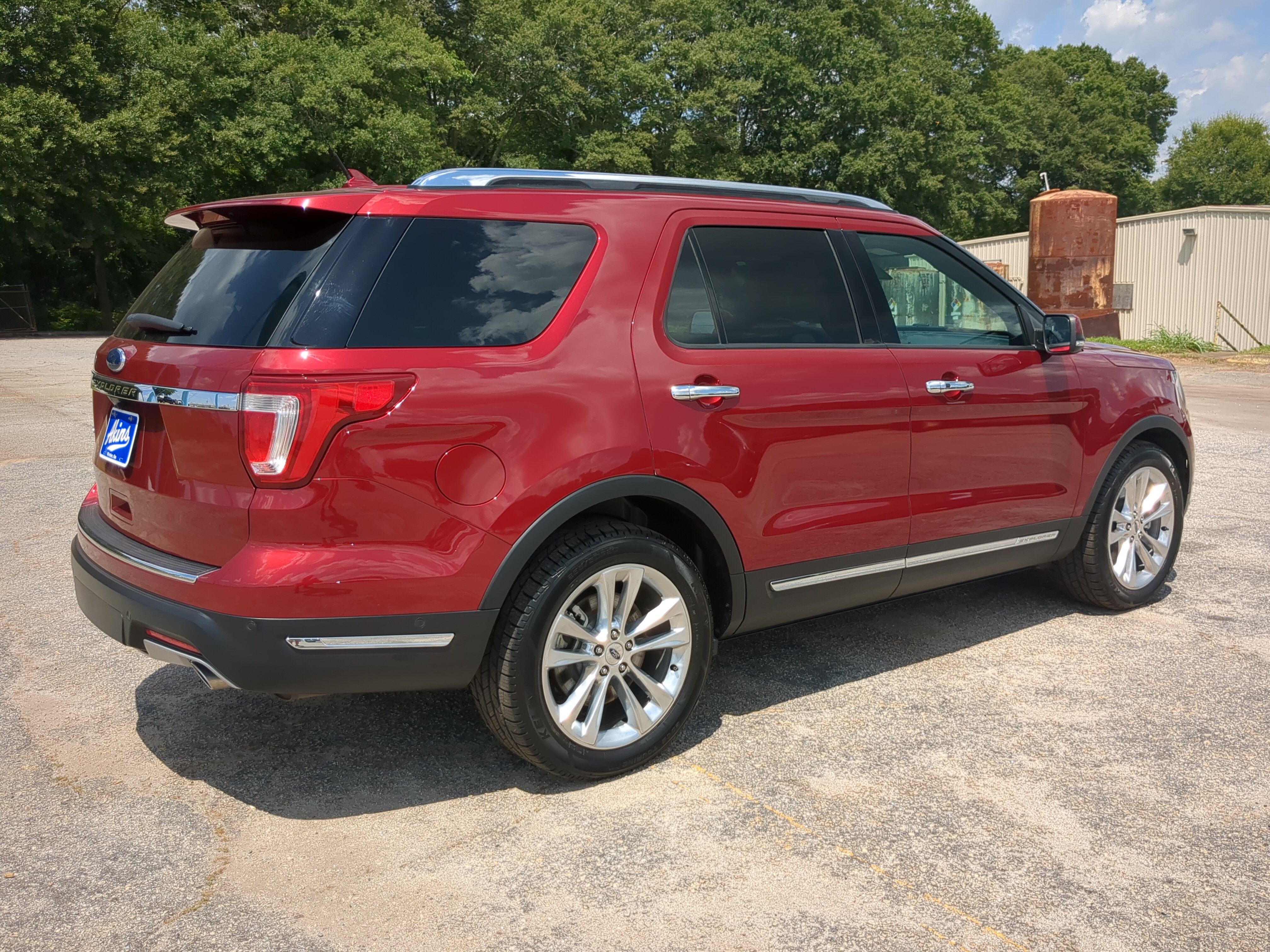 Certified 2018 Ford Explorer Limited w/ Equipment Group 301A FWD image 3