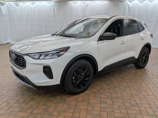 Certified 2023 Ford Escape Active w/ Cold Weather Package FWD image 3