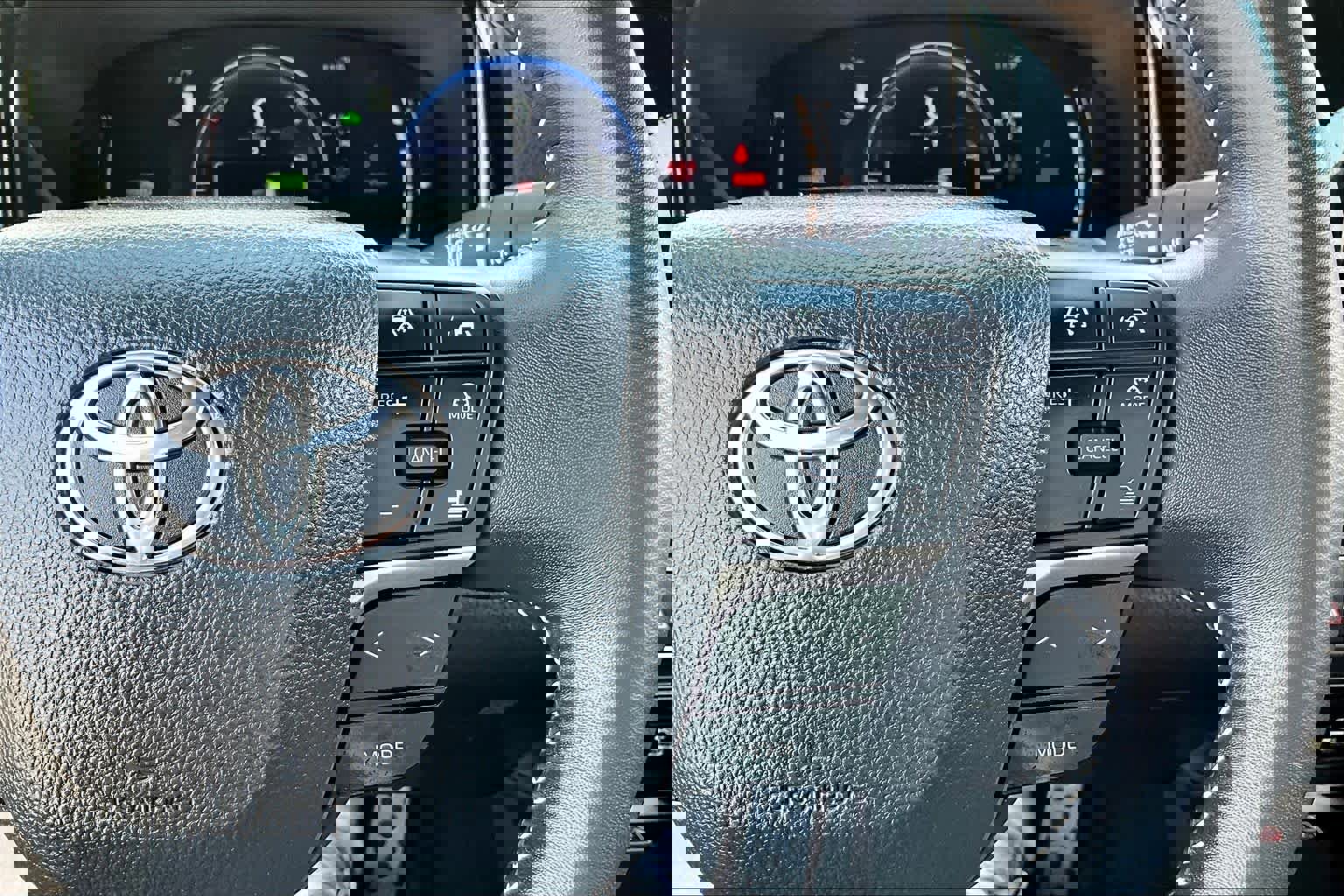 Used 2025 Toyota Camry SE image 23