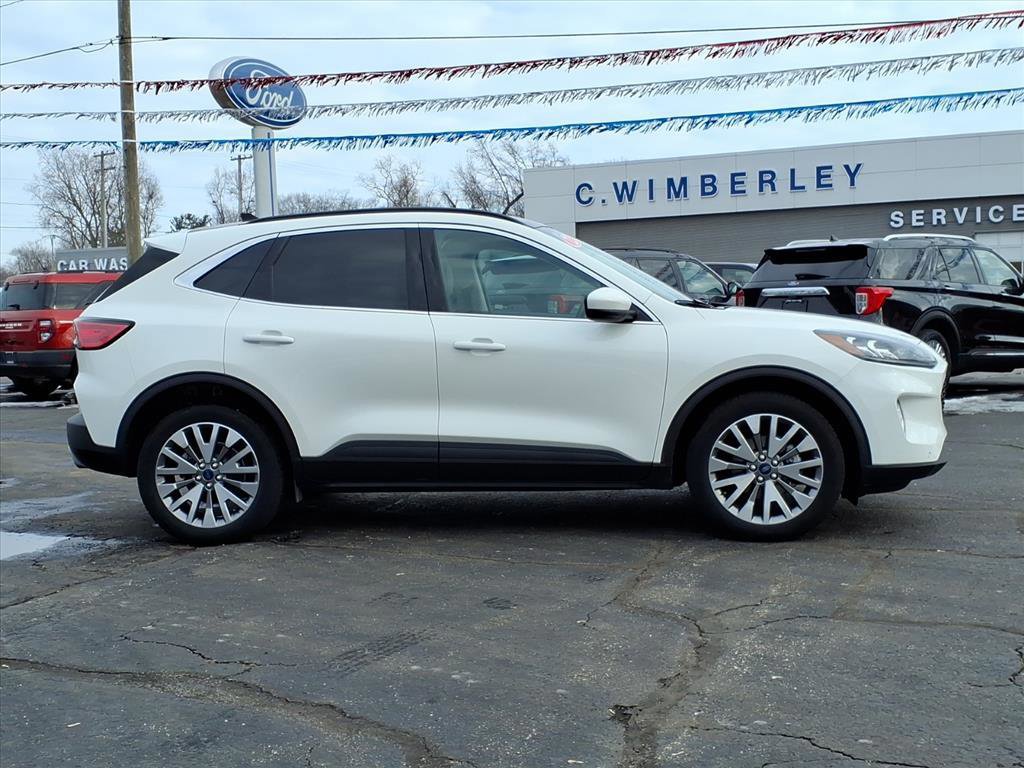 Certified 2022 Ford Escape Titanium w/ Class II Trailer Tow Package image 6