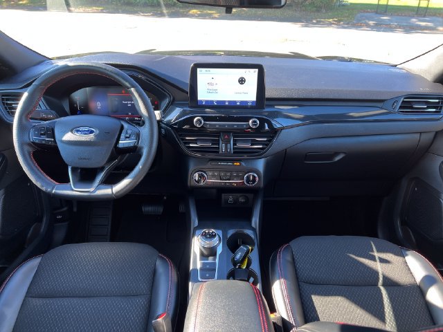 Certified 2025 Ford Escape ST-Line Select AWD/4WD image 34