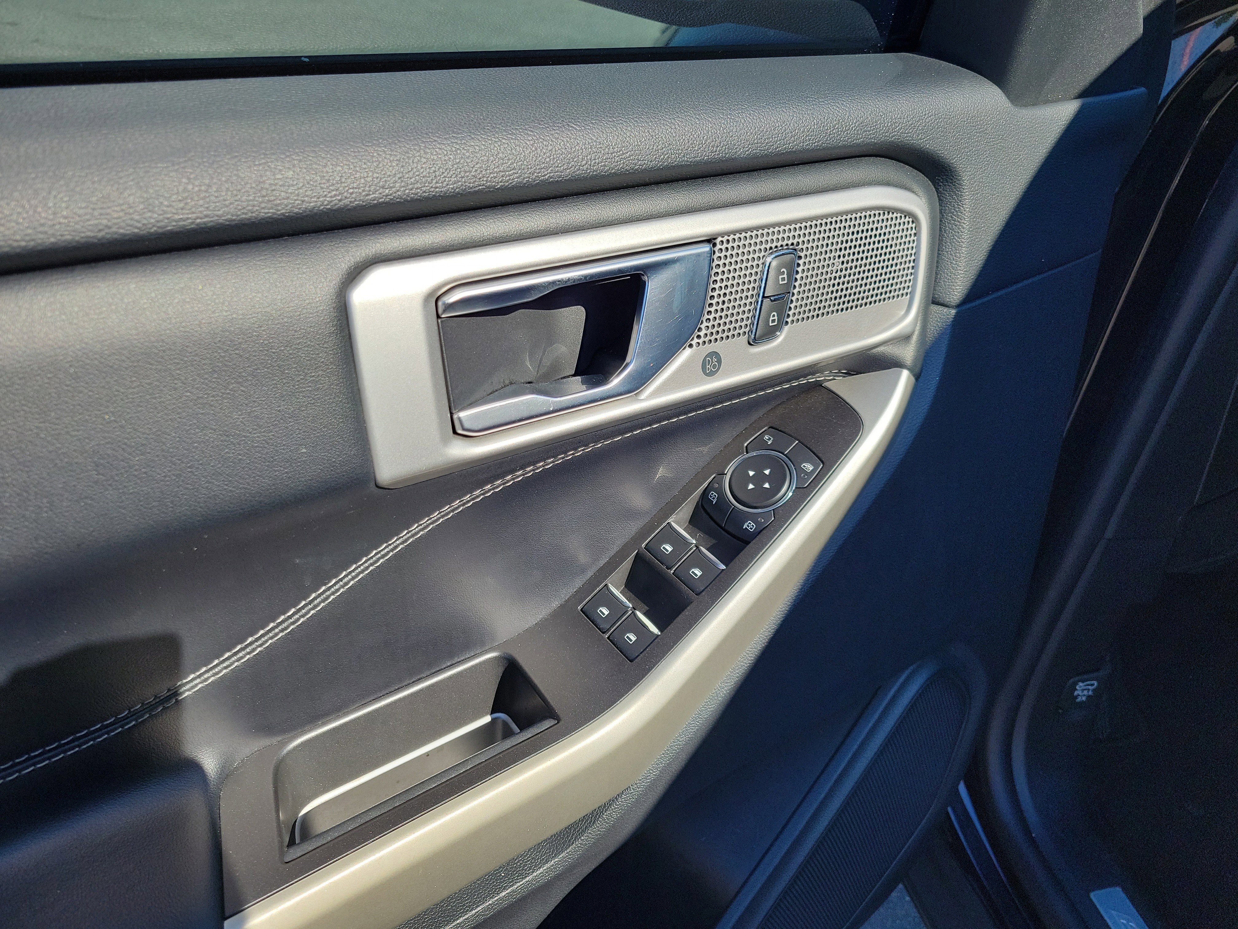 Certified 2022 Ford Explorer Limited image 6