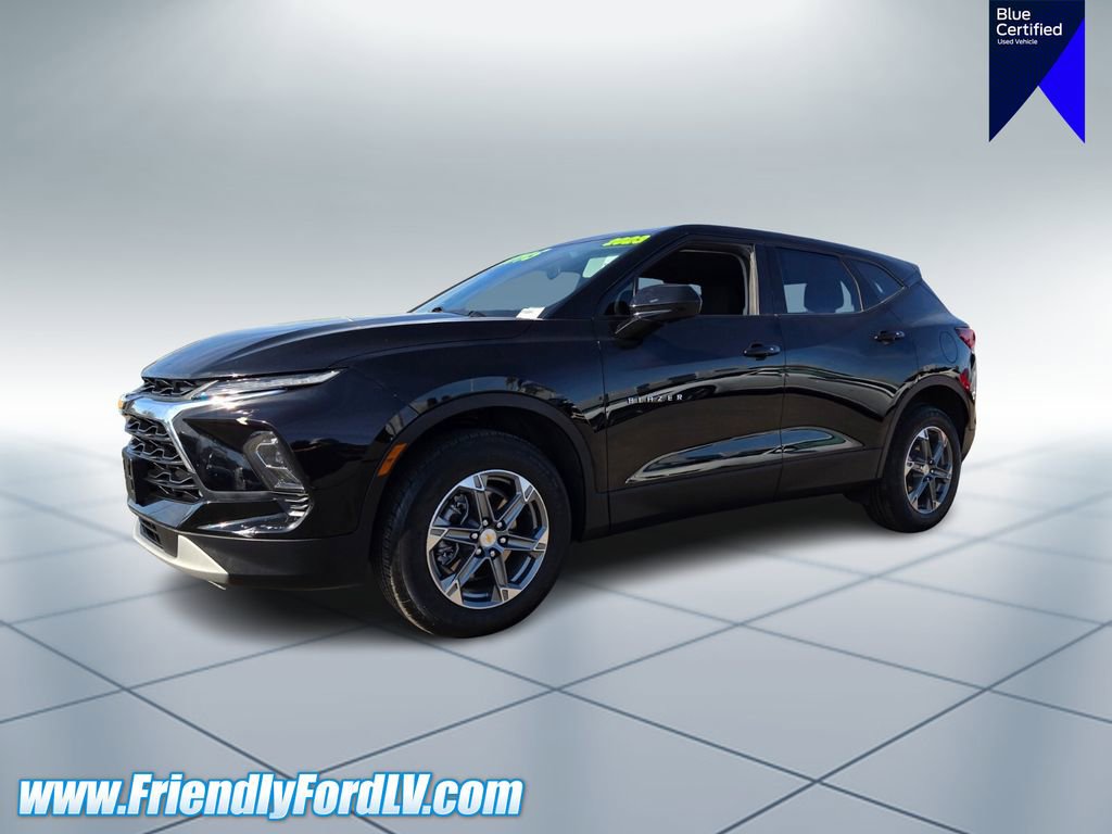 Used 2023 Chevrolet Blazer LT AWD/4WD image 2