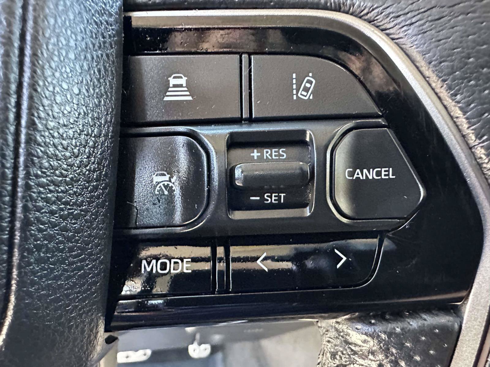 Used 2023 Toyota Tundra Limited w/ TRD Off-Road Package AWD/4WD image 15