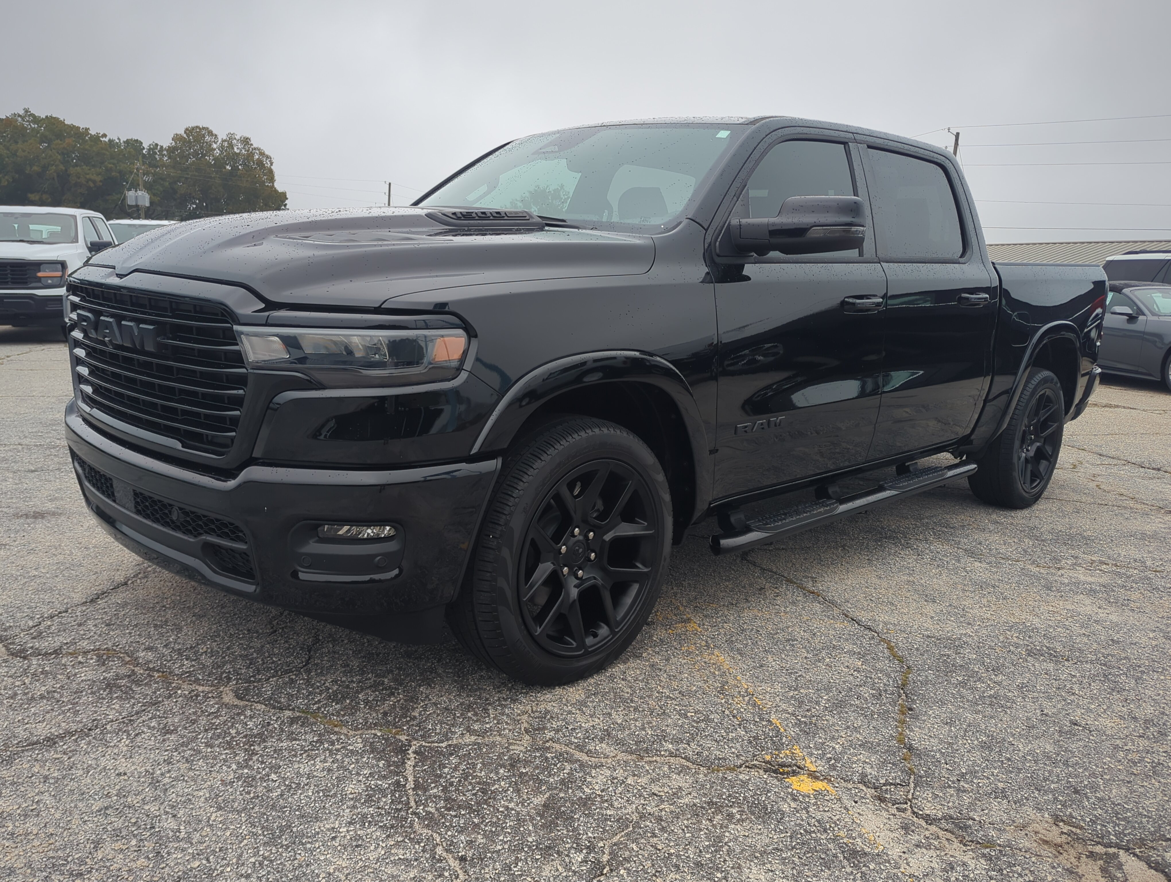 Used 2025 RAM 1500 Laramie w/ Night Edition AWD/4WD image 6