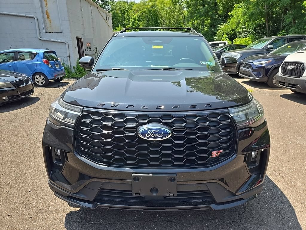 Certified 2025 Ford Explorer ST AWD/4WD image 2