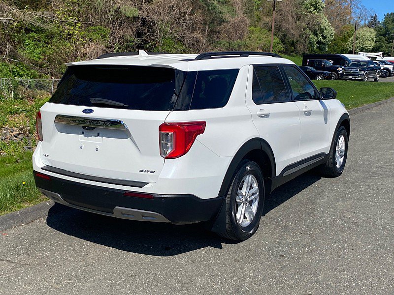 Certified 2022 Ford Explorer XLT w/ Equipment Group 202A AWD/4WD image 7