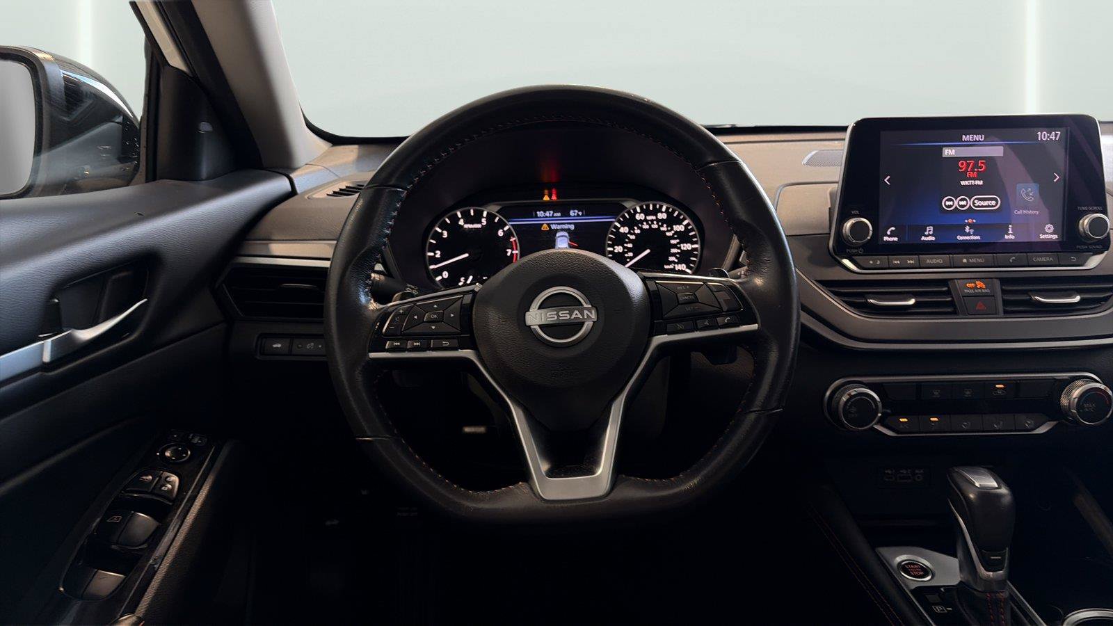Used 2024 Nissan Altima 2.5 SR FWD image 12
