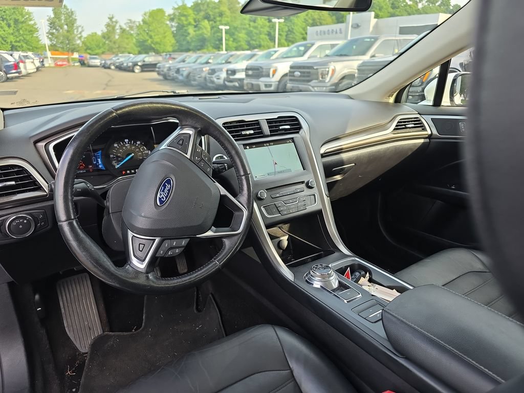 Certified 2017 Ford Fusion Energi SE FWD image 19