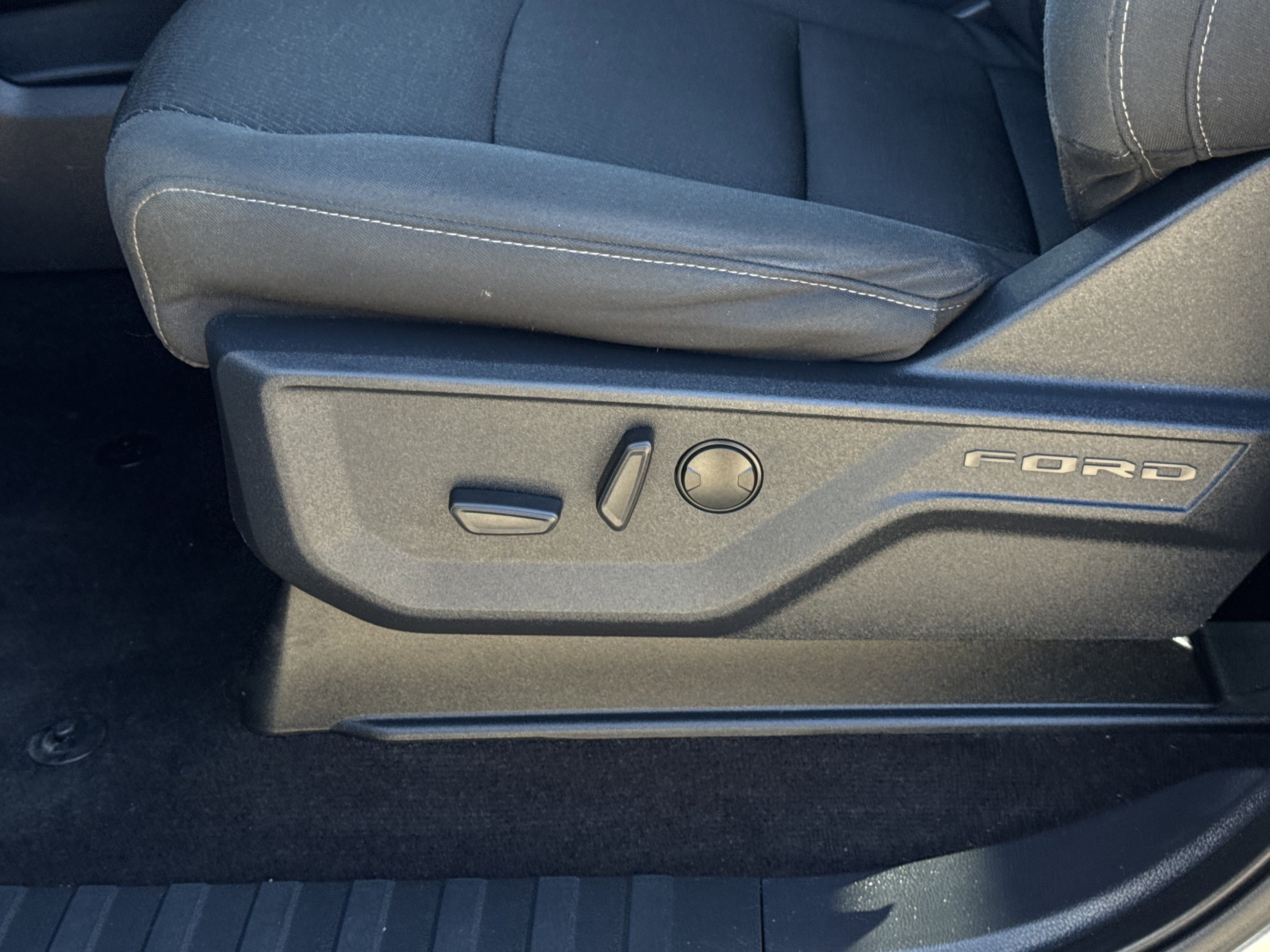 Certified 2022 Ford F150 XLT w/ Equipment Group 302A High image 18