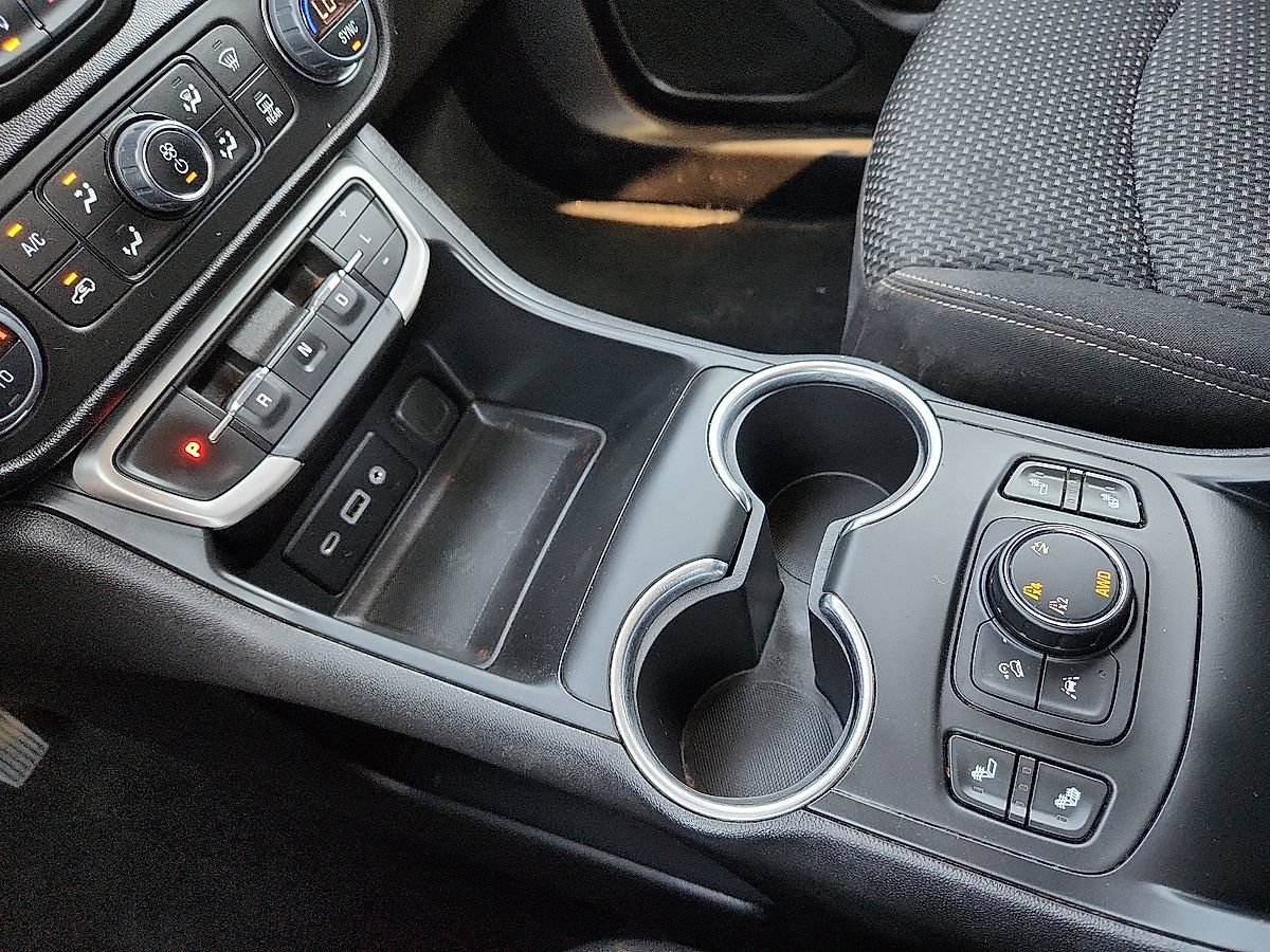 Used 2024 GMC Terrain SLE w/ Driver Convenience Package AWD/4WD image 12