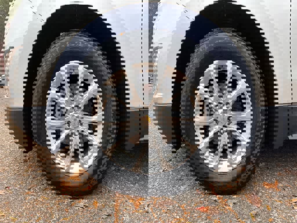 Used 2020 Chevrolet Equinox LT w/ LPO, Floor Liner Package image 9