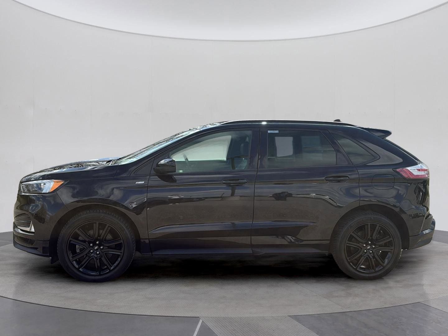 Certified 2022 Ford Edge ST-Line AWD/4WD image 2