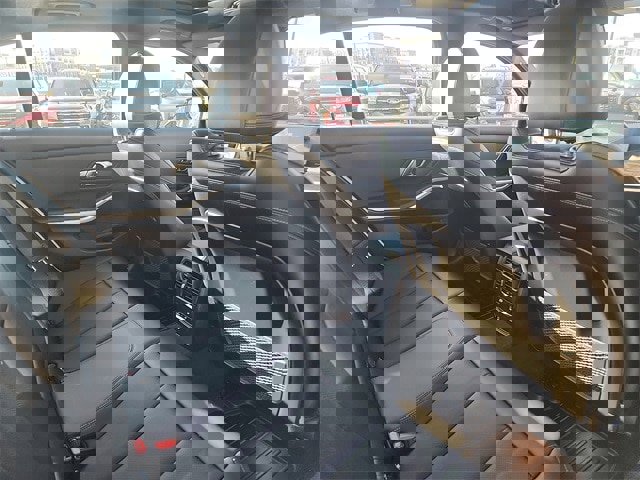 Used 2023 BMW 330i xDrive Sedan w/ Premium Package image 28