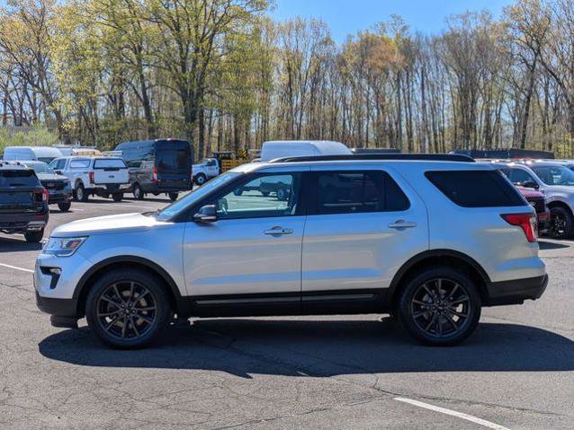 Certified 2018 Ford Explorer XLT w/ Equipment Group 202A AWD/4WD image 2