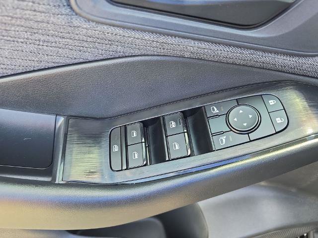 Used 2023 Nissan Rogue S AWD/4WD image 19