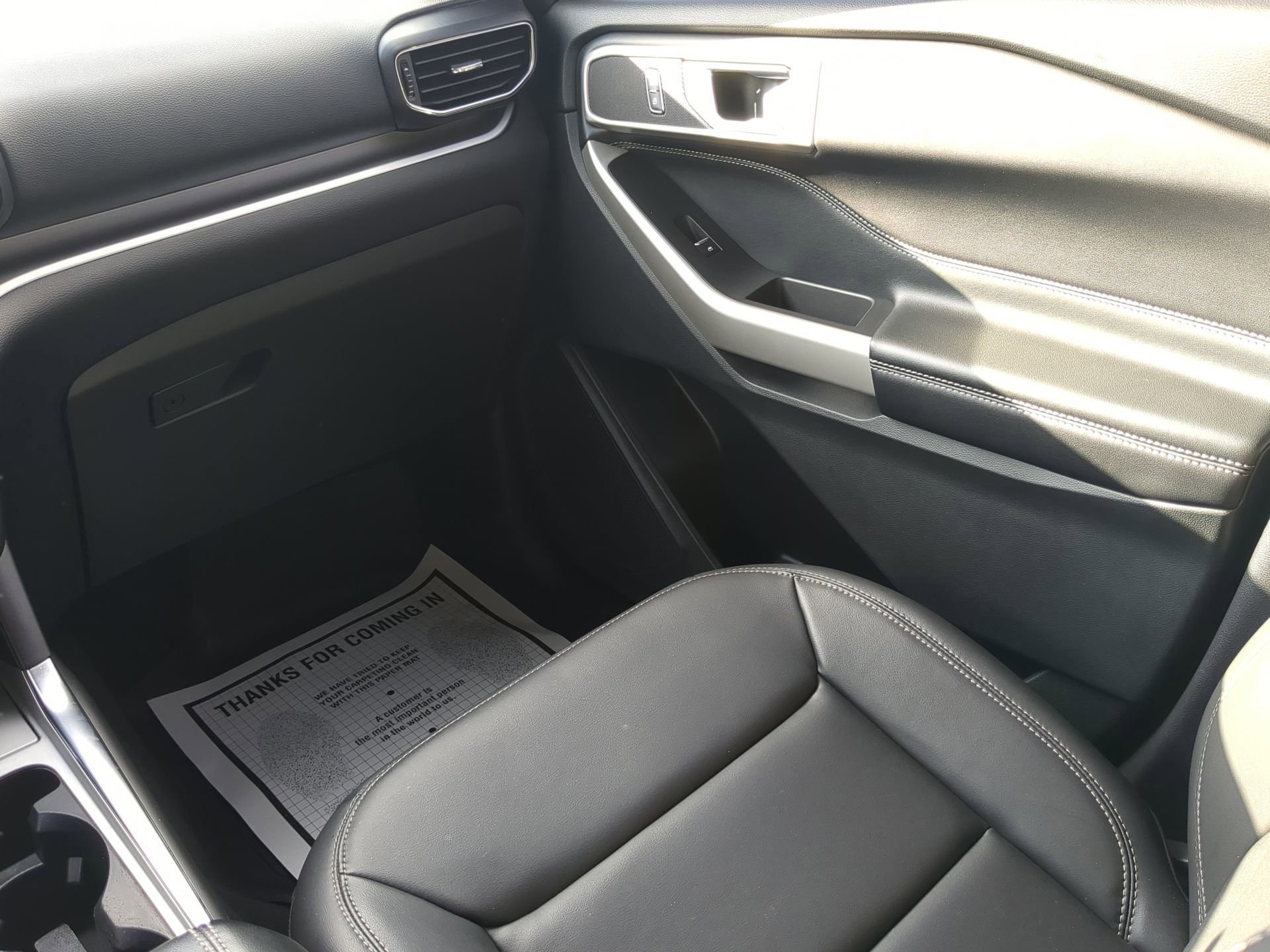 Certified 2022 Ford Explorer XLT w/ Equipment Group 202A image 45