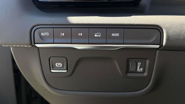 Used 2024 Cadillac Escalade Premium Luxury AWD/4WD image 11
