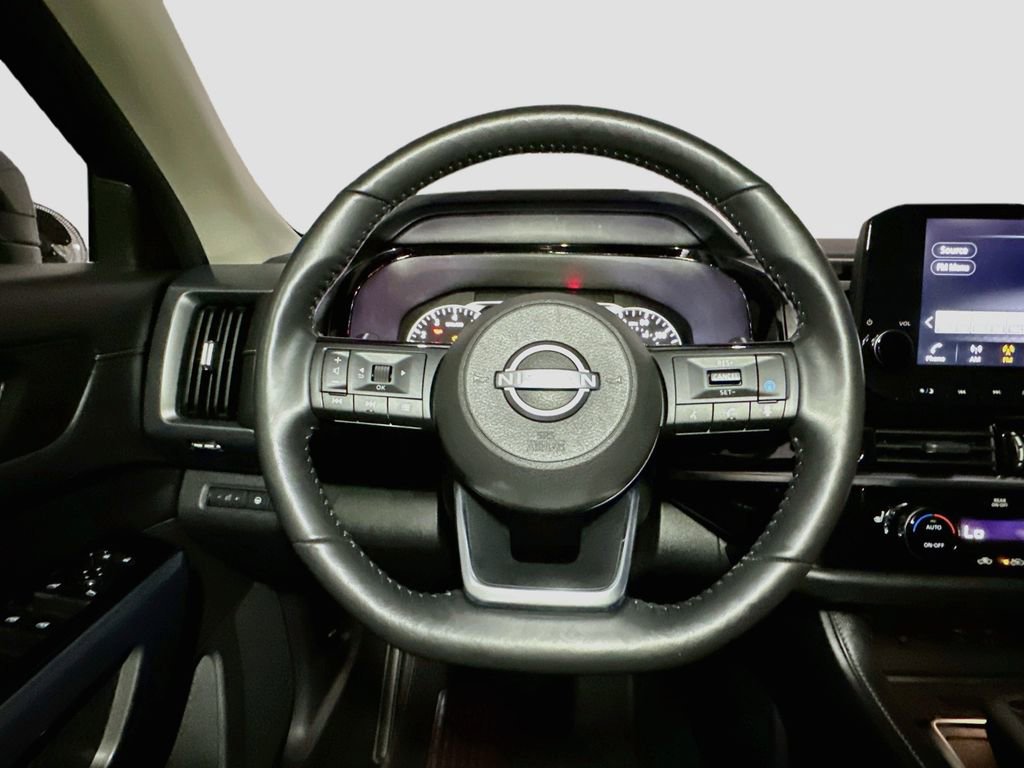 Used 2023 Nissan Pathfinder SL AWD/4WD image 12
