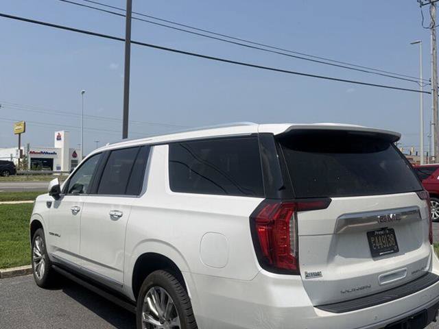 Used 2023 GMC Yukon XL Denali AWD/4WD image 2