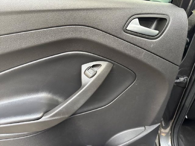 Certified 2018 Ford Escape SE w/ Ford Safe & Smart Package FWD image 15