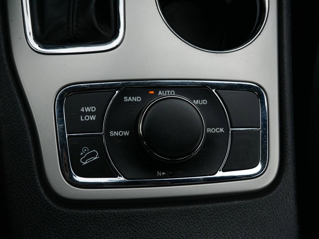 Used 2019 Jeep Grand Cherokee Limited AWD/4WD image 23