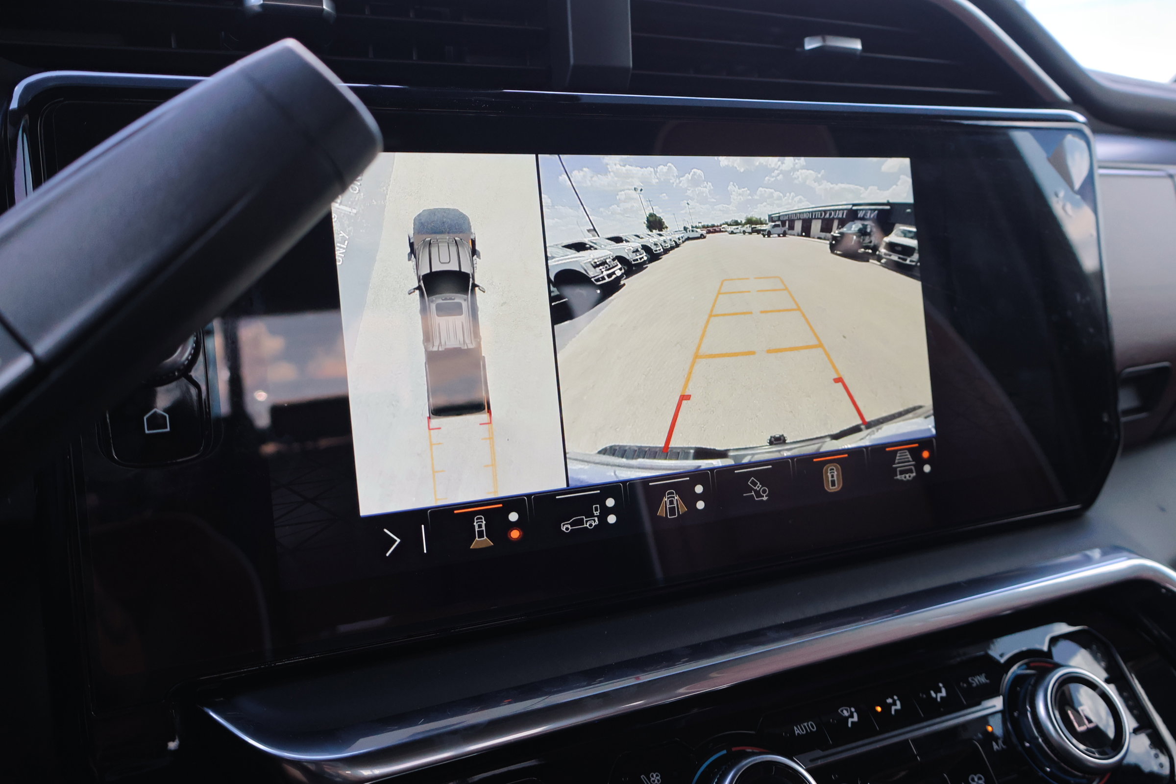 Used 2024 GMC Sierra 2500 Denali Ultimate w/ Max Trailering Package image 27