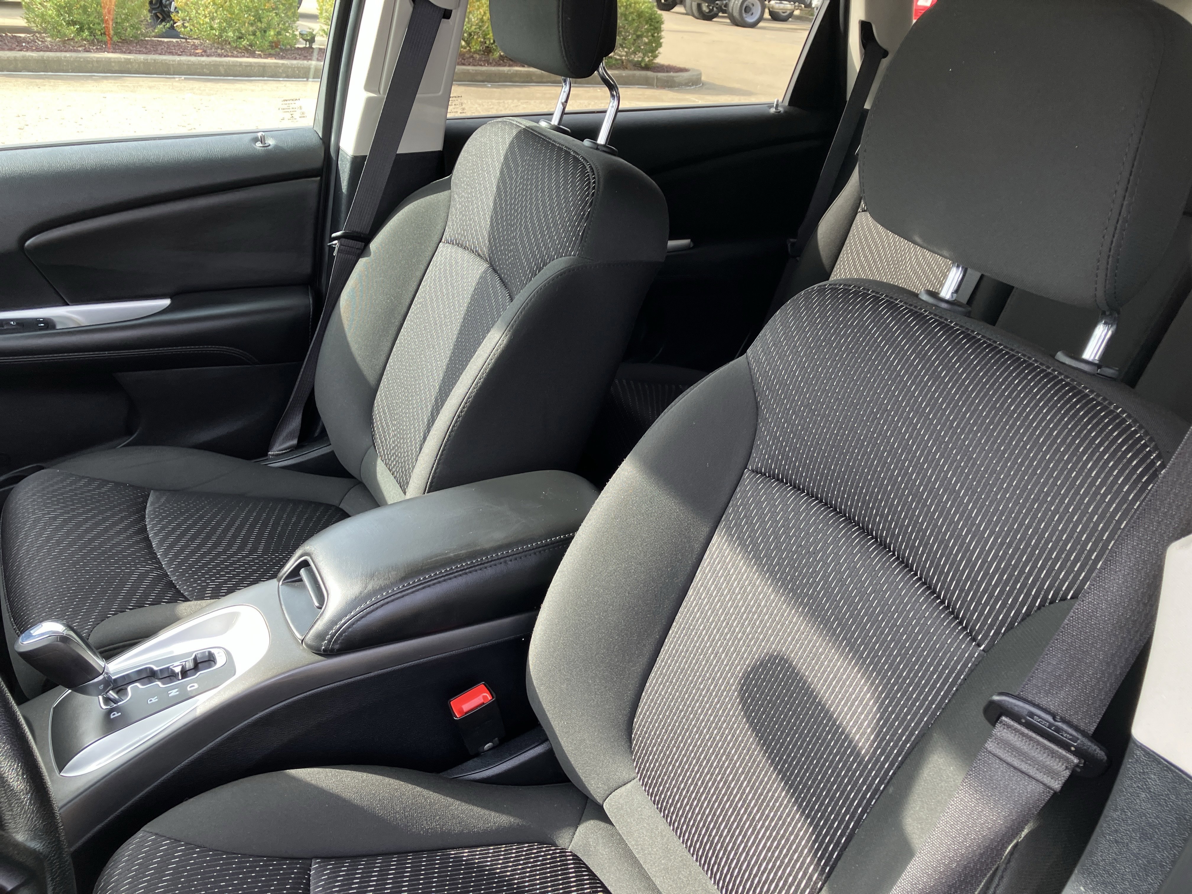 Used 2020 Dodge Journey SE image 24