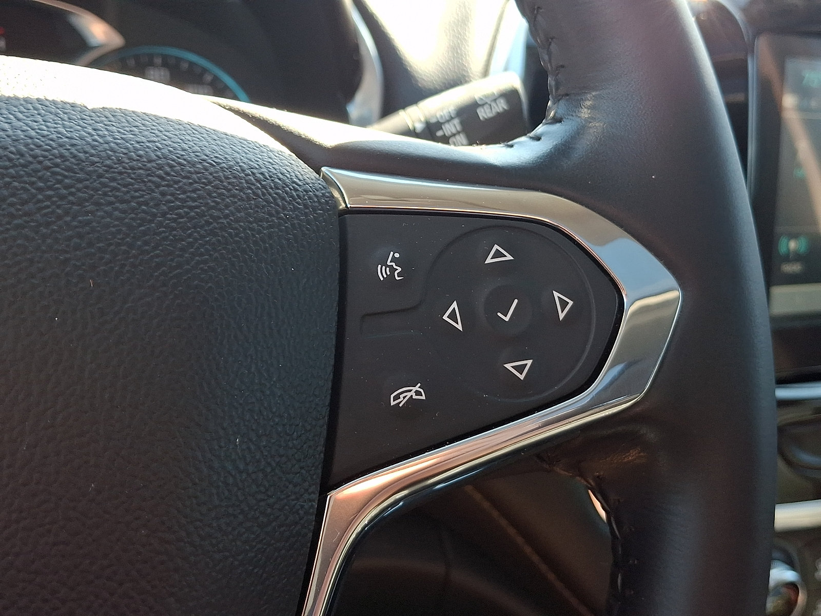 Used 2019 Chevrolet Traverse Premier w/ Redline Edition AWD/4WD image 24