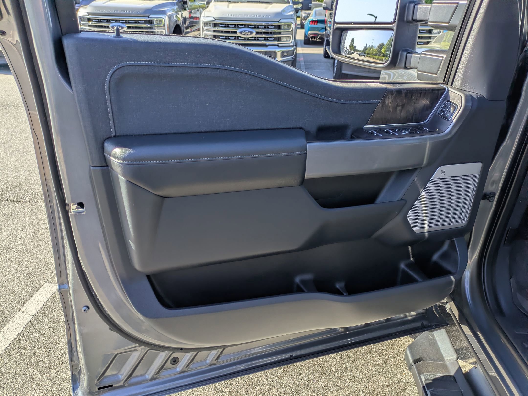 Certified 2024 Ford F350 Lariat w/ Lariat Ultimate Package AWD/4WD image 18