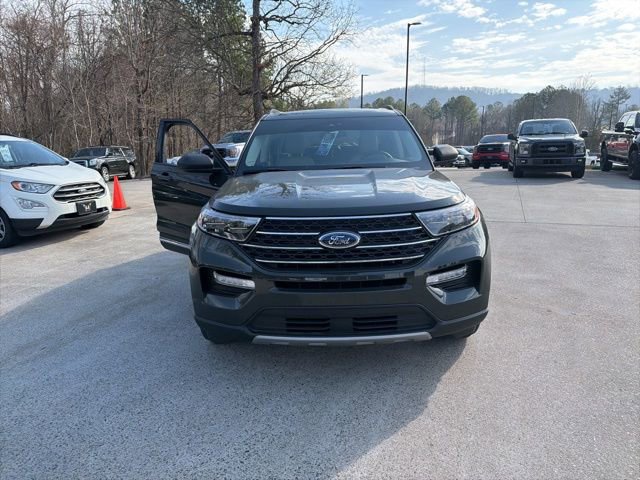 Certified 2024 Ford Explorer XLT w/ Equipment Group 202A image 4